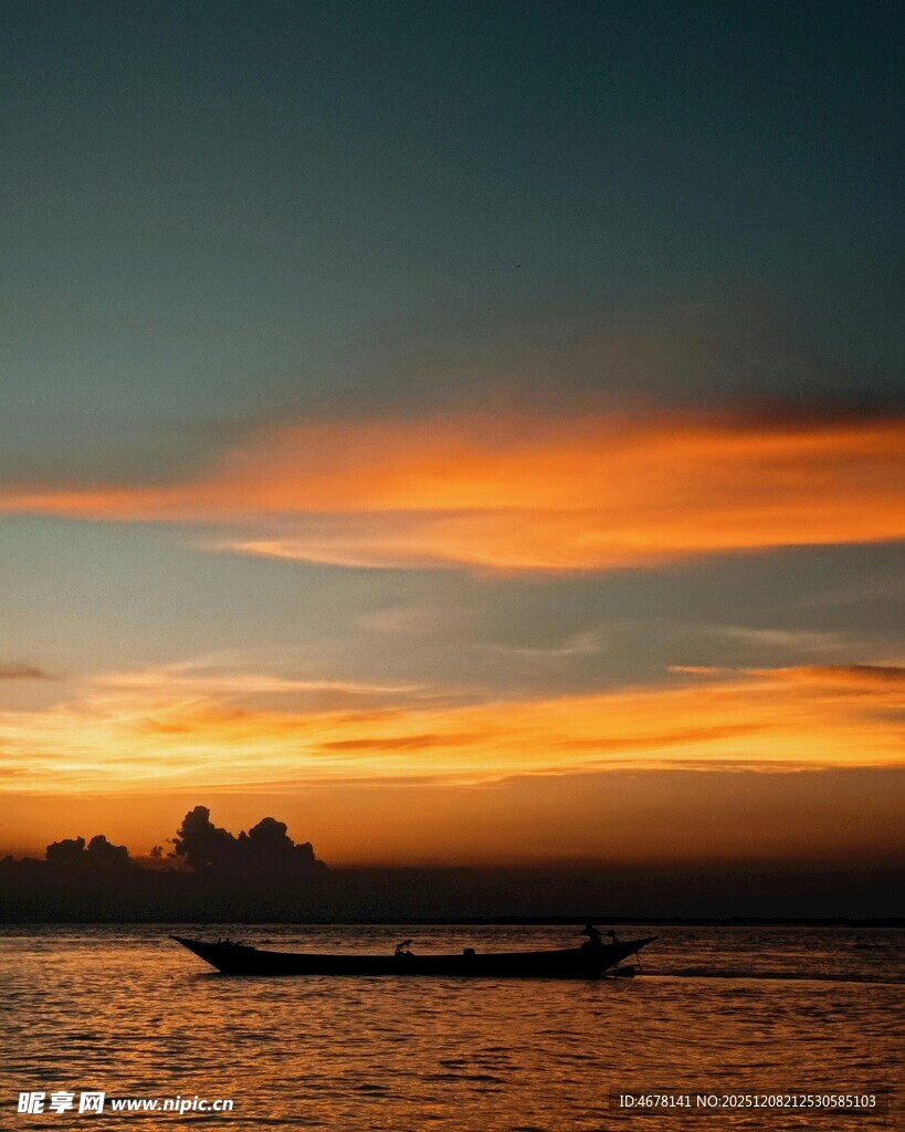 海上日落小船美景
