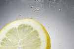 柠檬切片入水瞬间