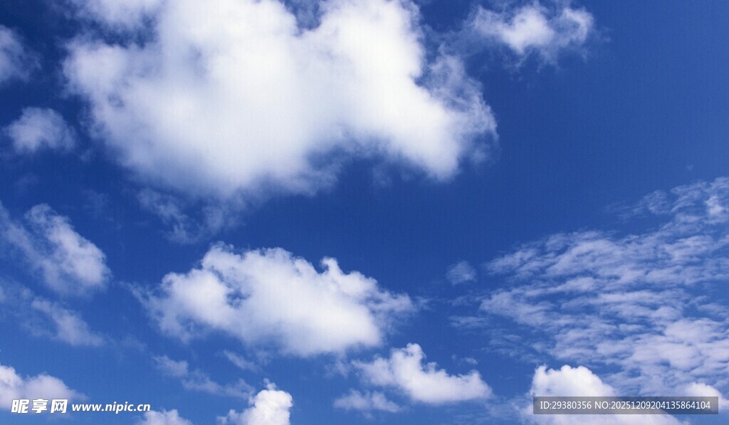 蓝天白云背景