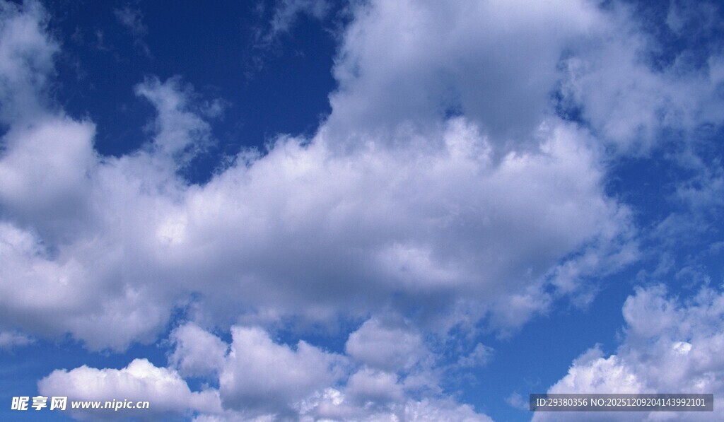 蓝天白云背景