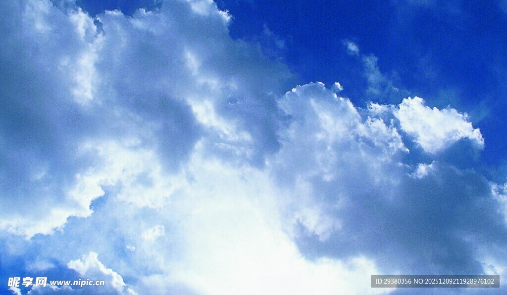 蓝天白云背景