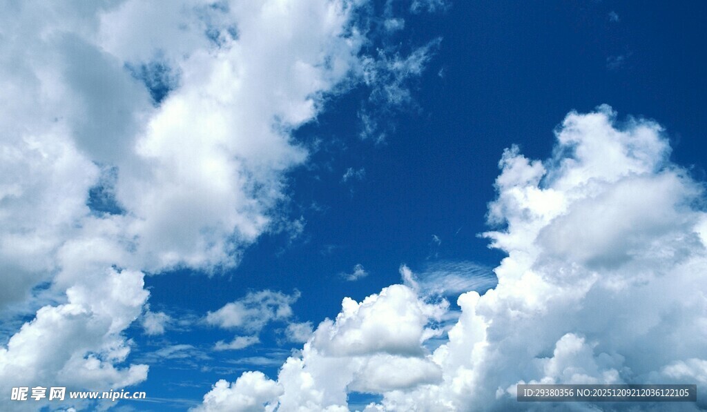 蓝天白云背景