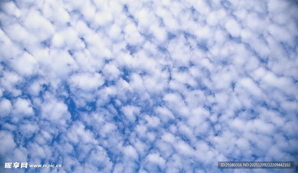 蓝天白云背景