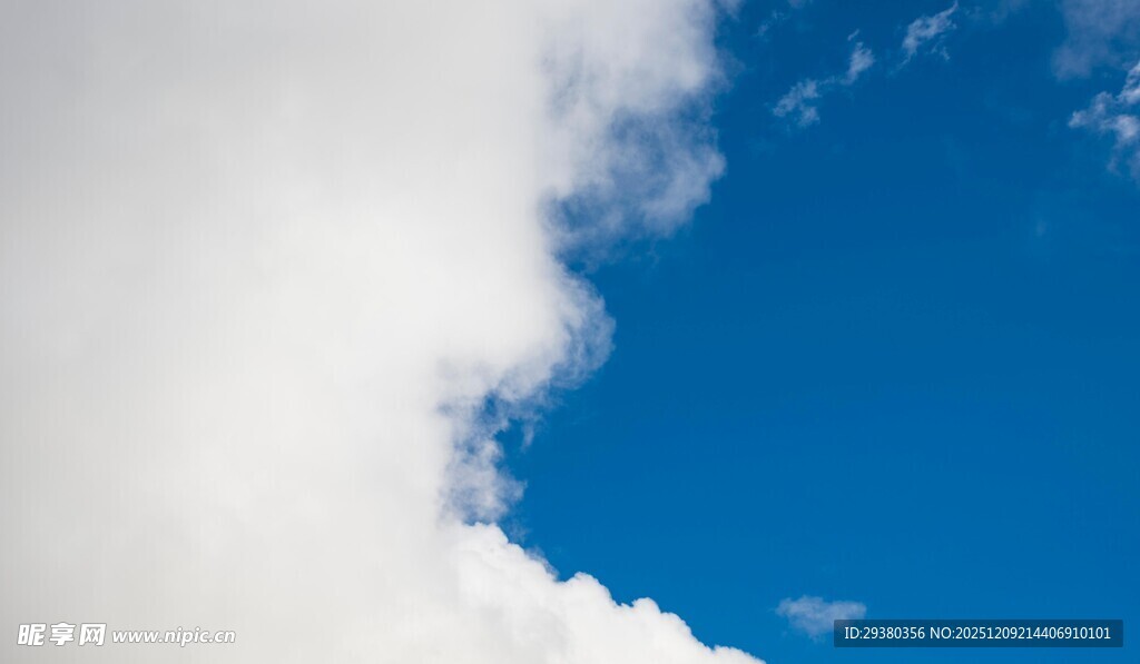 蓝天白云背景