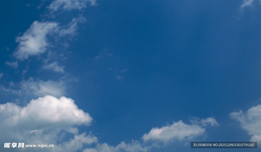 蓝天白云背景