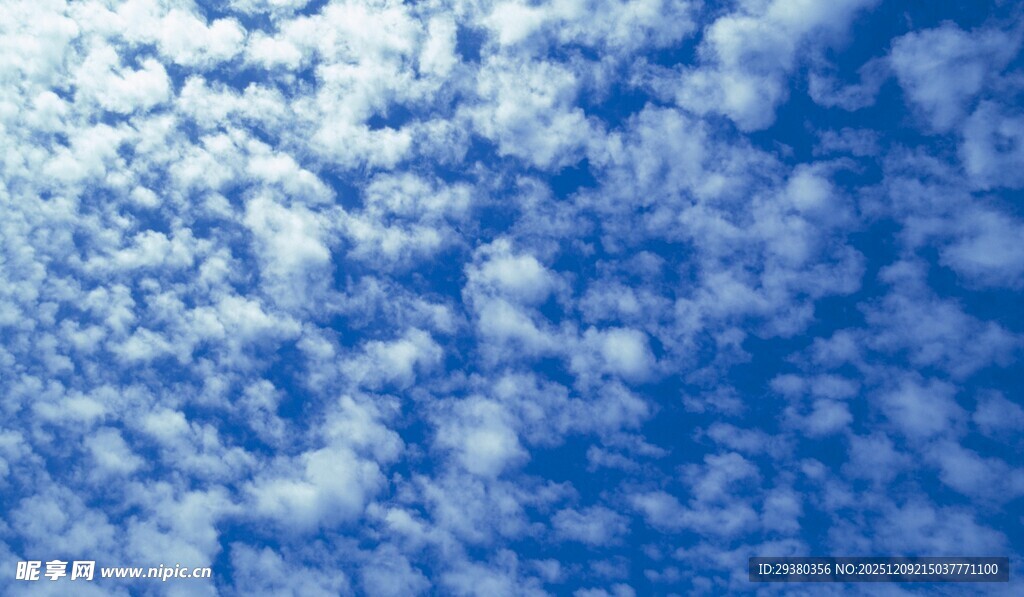 蓝天白云背景