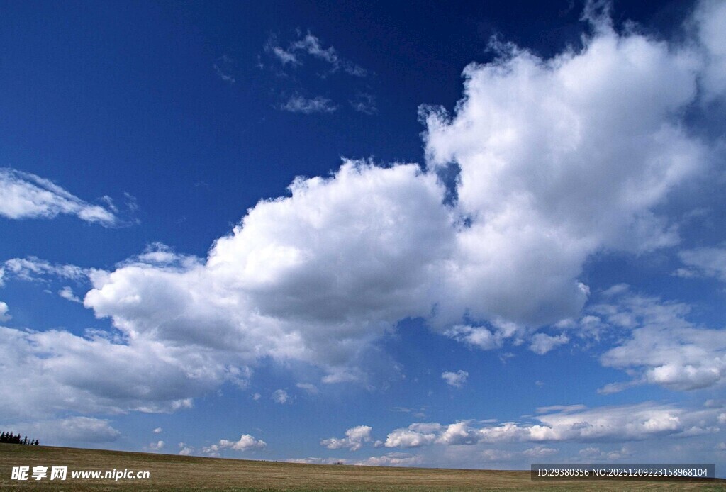 蓝天白云背景