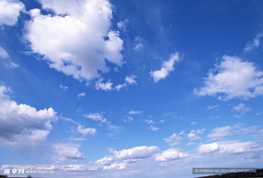 蓝天白云背景