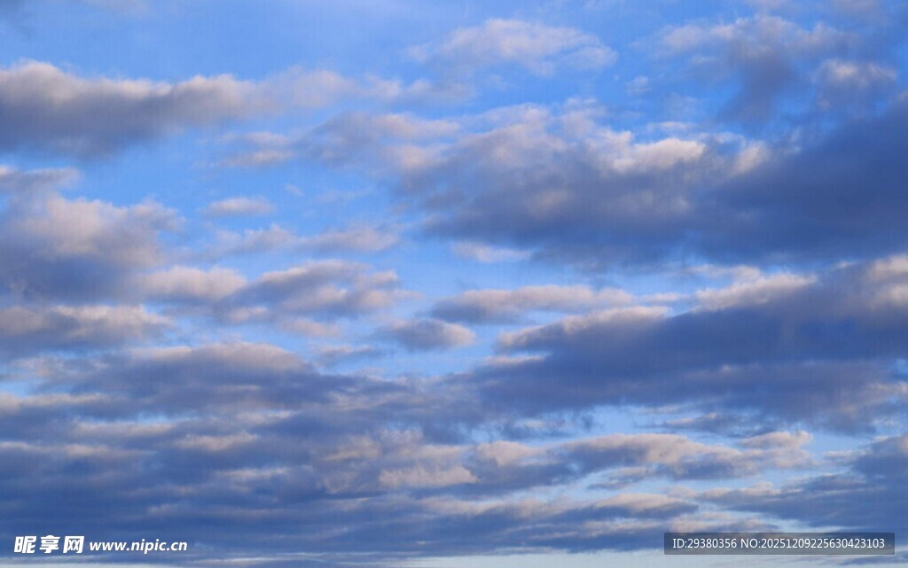 蓝天白云背景