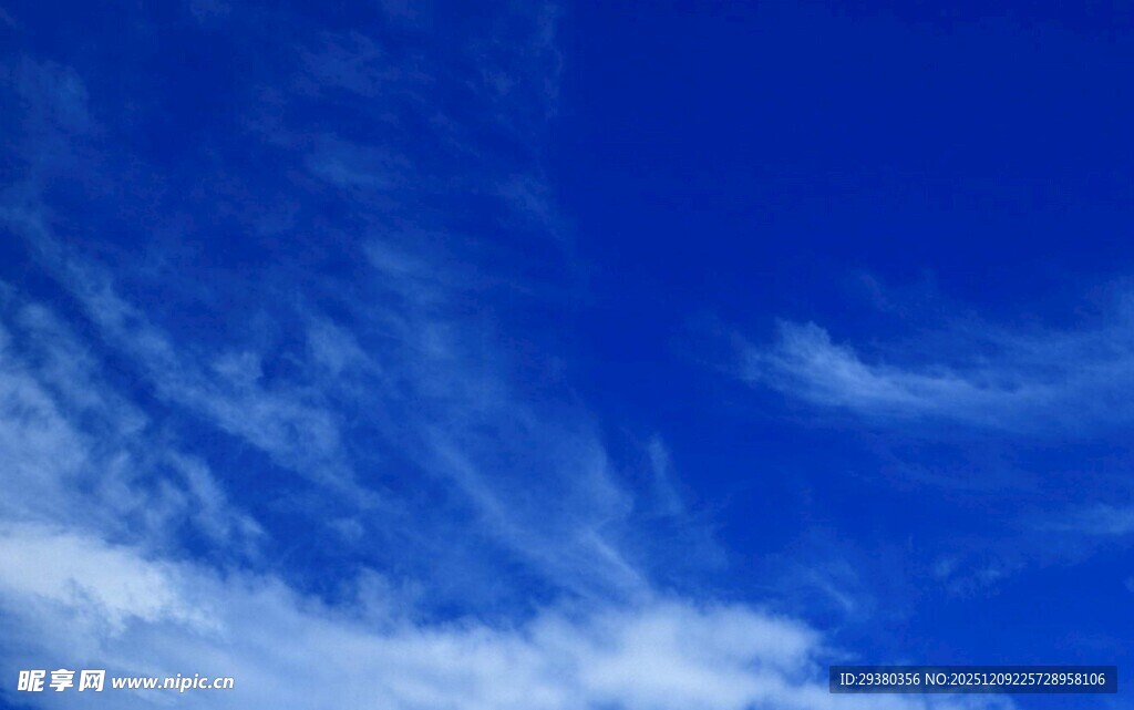 蓝天白云背景