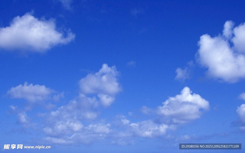 蓝天白云背景