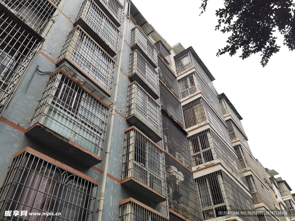 老旧居民楼外观景象