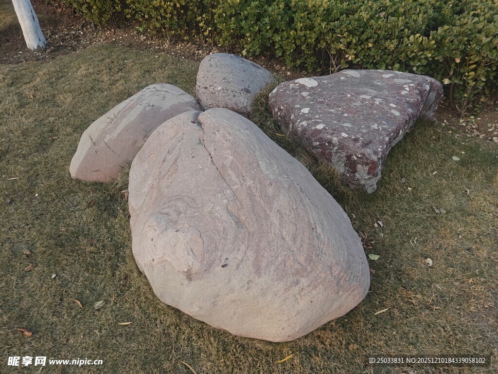 户外造型独特的景观石