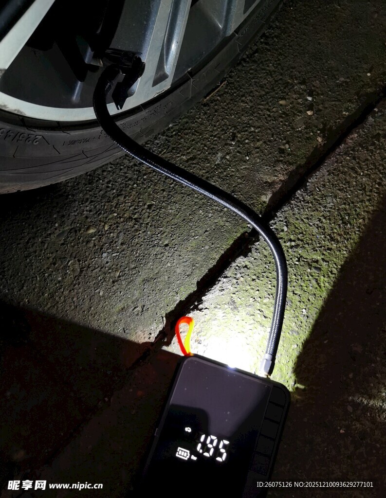 夜间充电的电动车电池