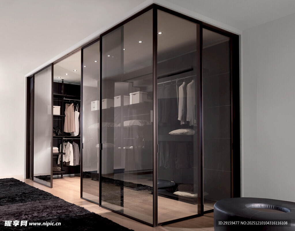 现代简约玻璃隔断卧室空间