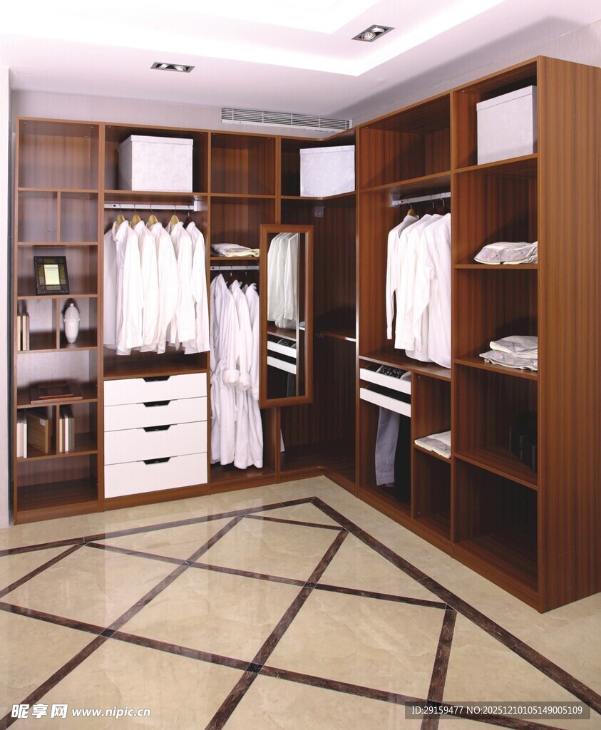 现代风格豪华步入式衣帽间