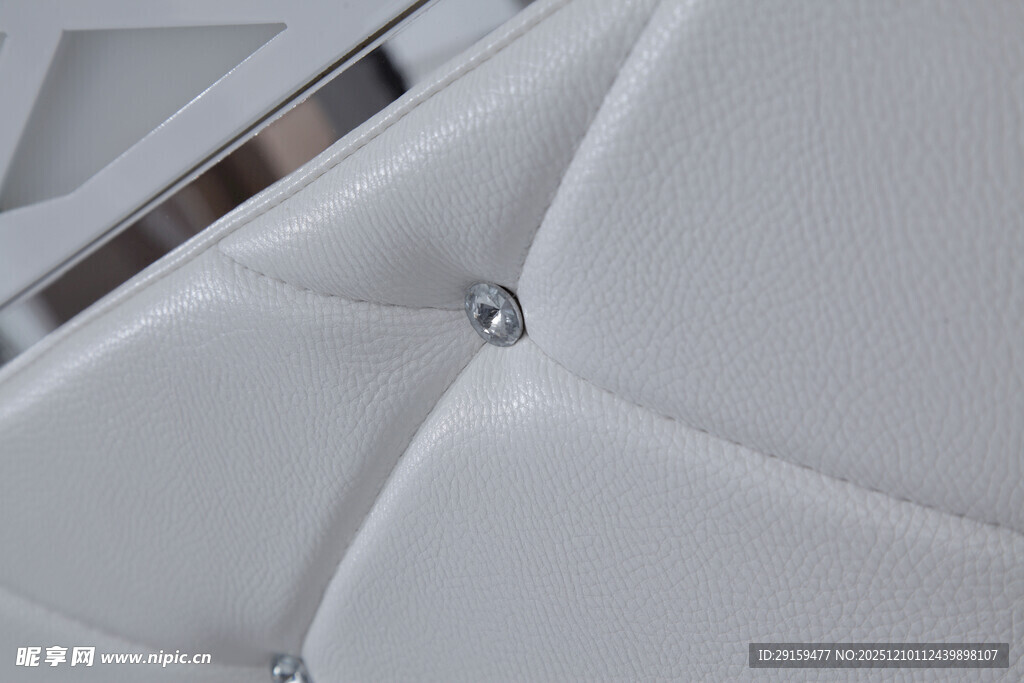 白色软包细节特写