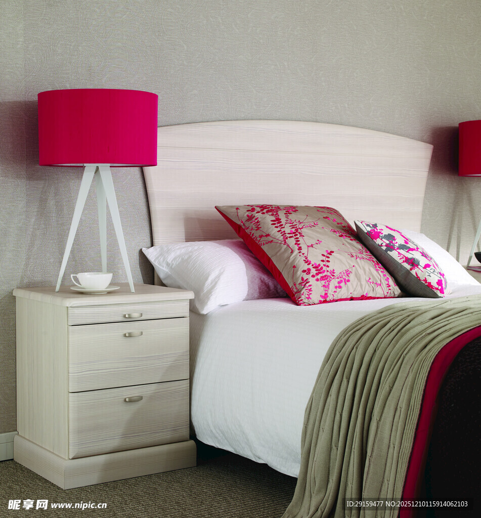 简约卧室温馨床品布置