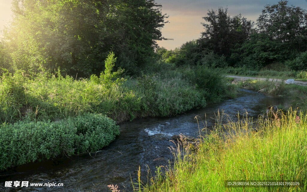 河流小溪