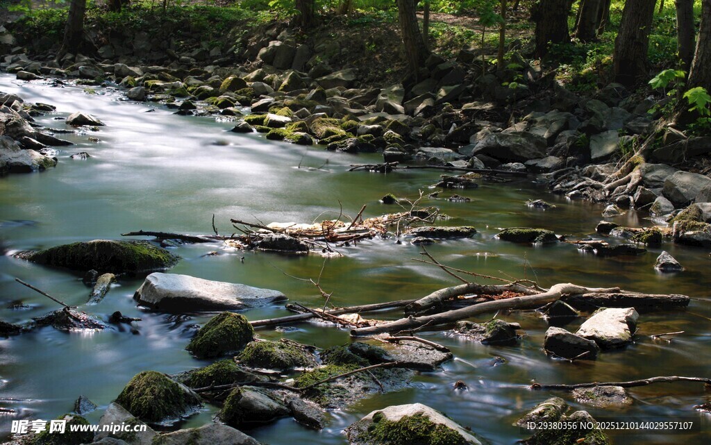 河流小溪
