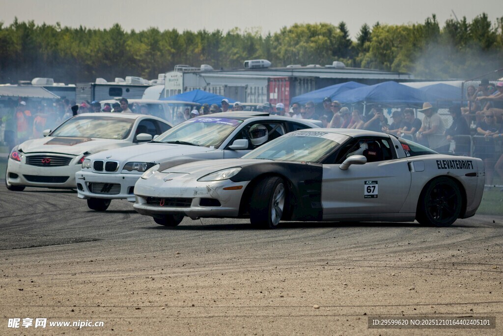 汽车特技表演现场