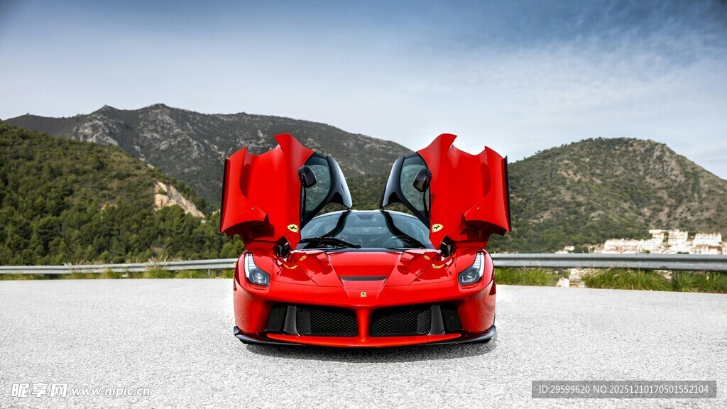 红色超跑霸气开启车门