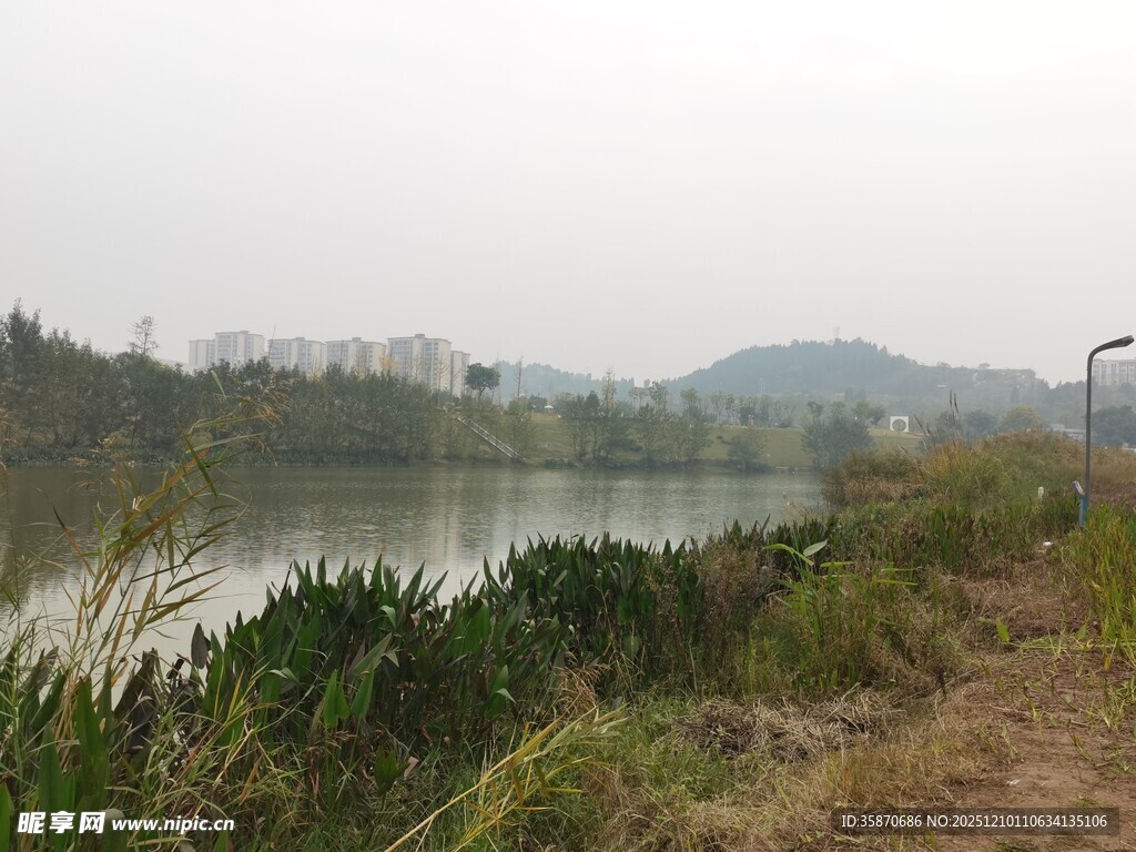 湖畔风光自然景色宜人