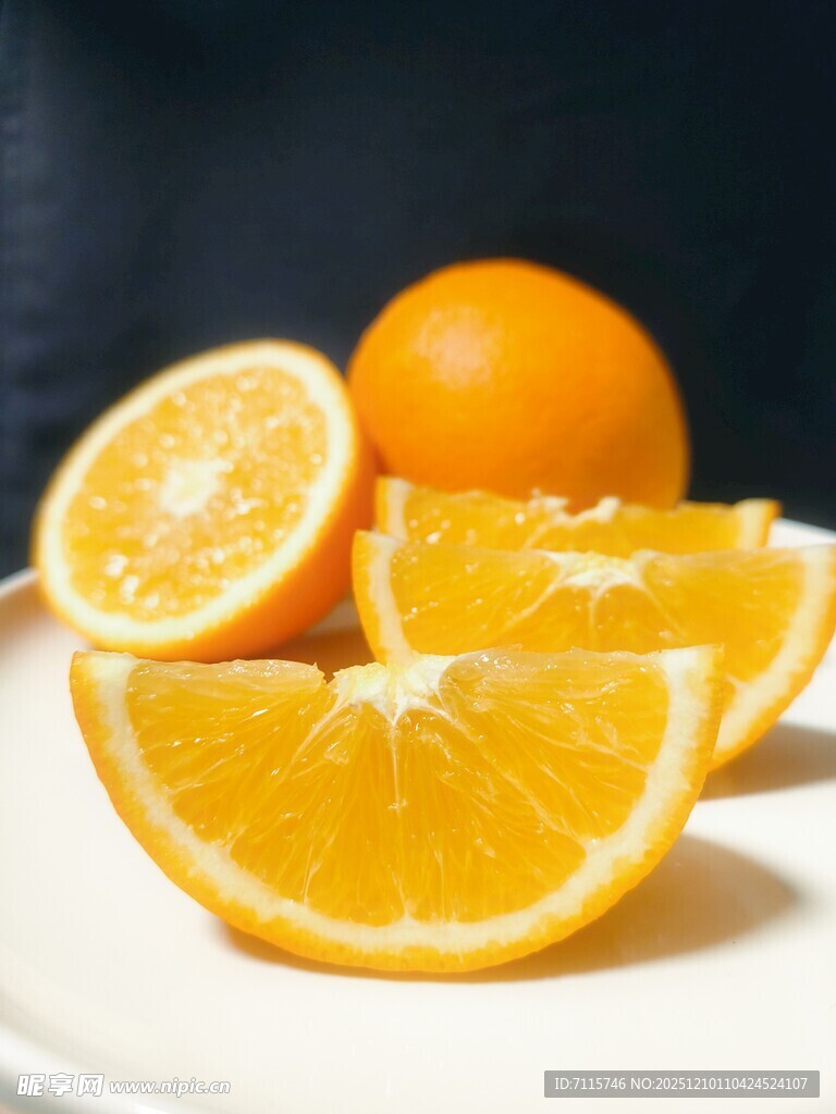 新鲜切片赣南脐橙摆盘