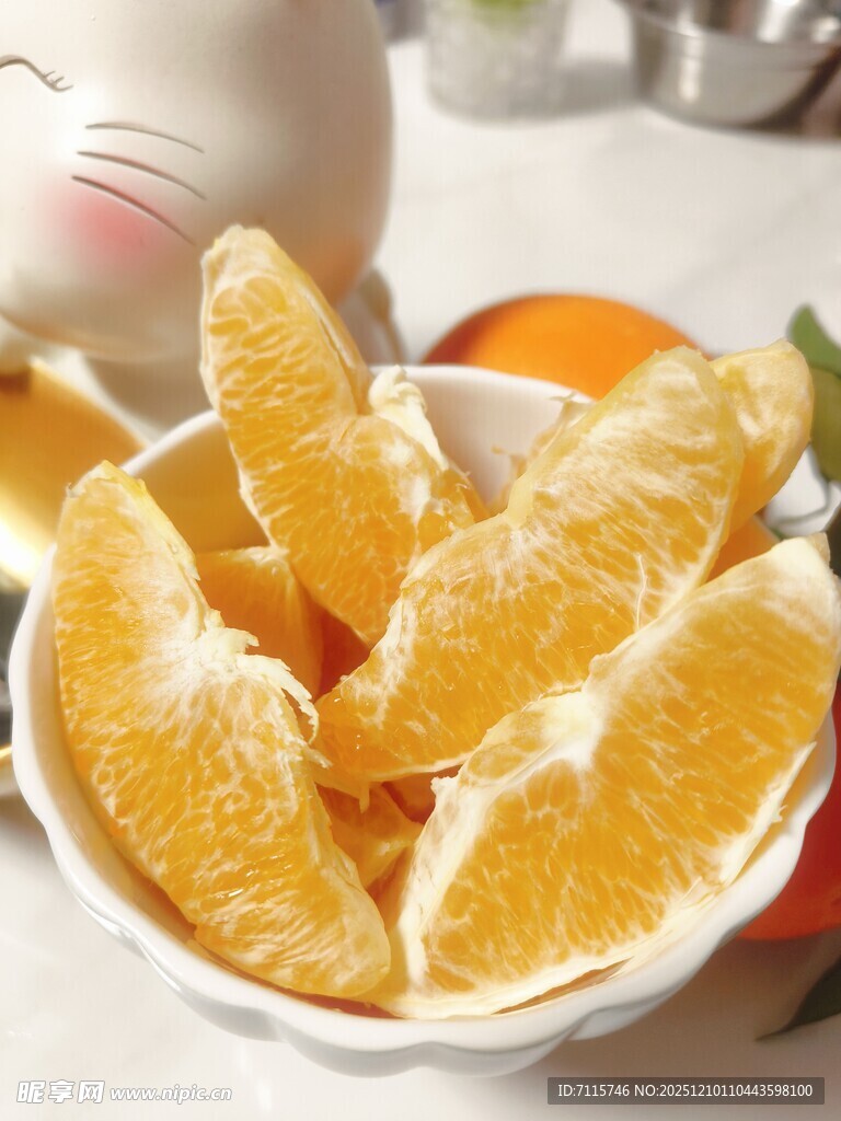 碗中赣南脐橙果肉诱人