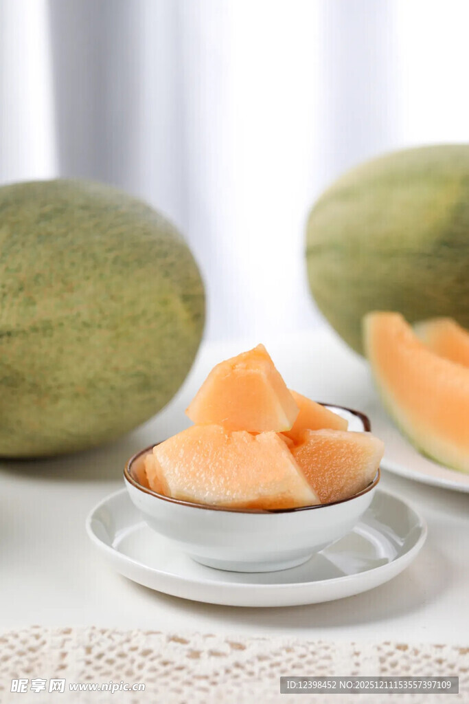 新鲜甜瓜切片摆盘展示