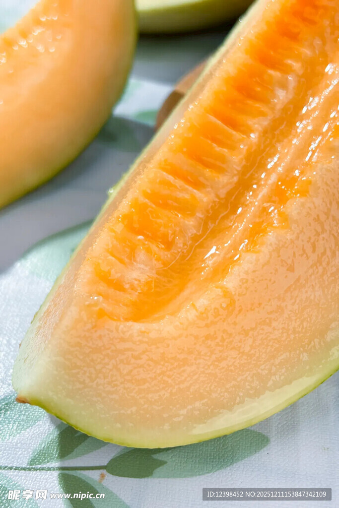 切开的美味甜瓜