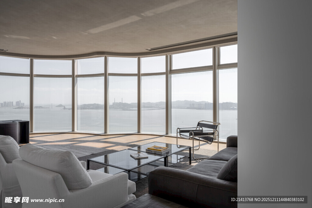 现代简约海景客厅空间