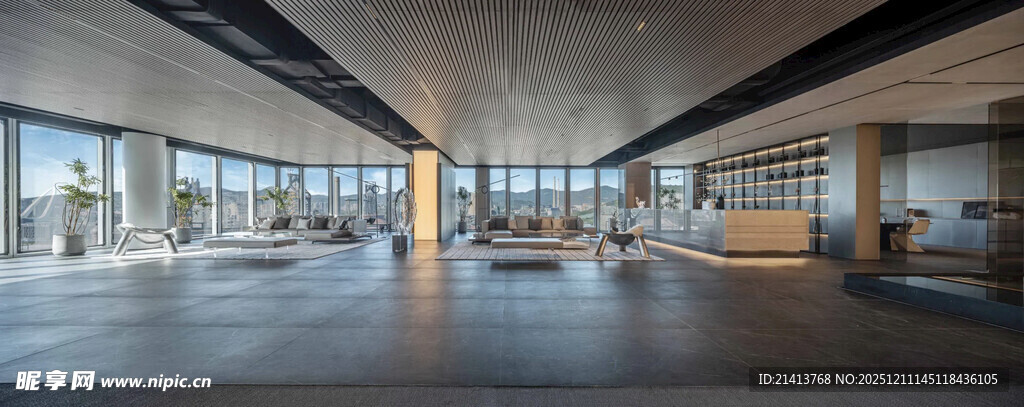 现代宽敞的室内开放空间现代简约