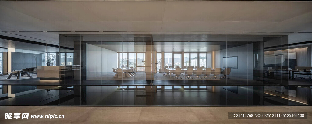 现代宽敞健身房内部空间