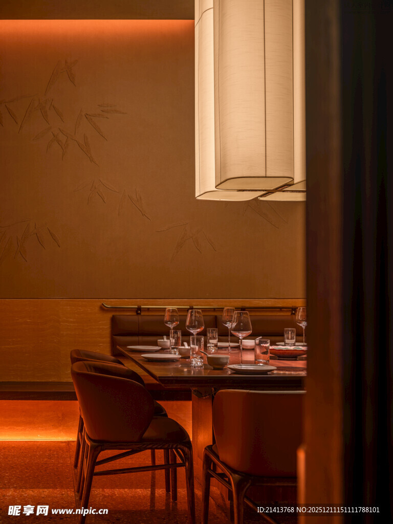 温馨雅致的中式餐厅一角