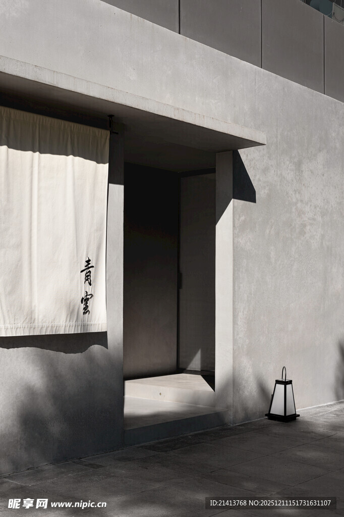 简约风建筑入口一角