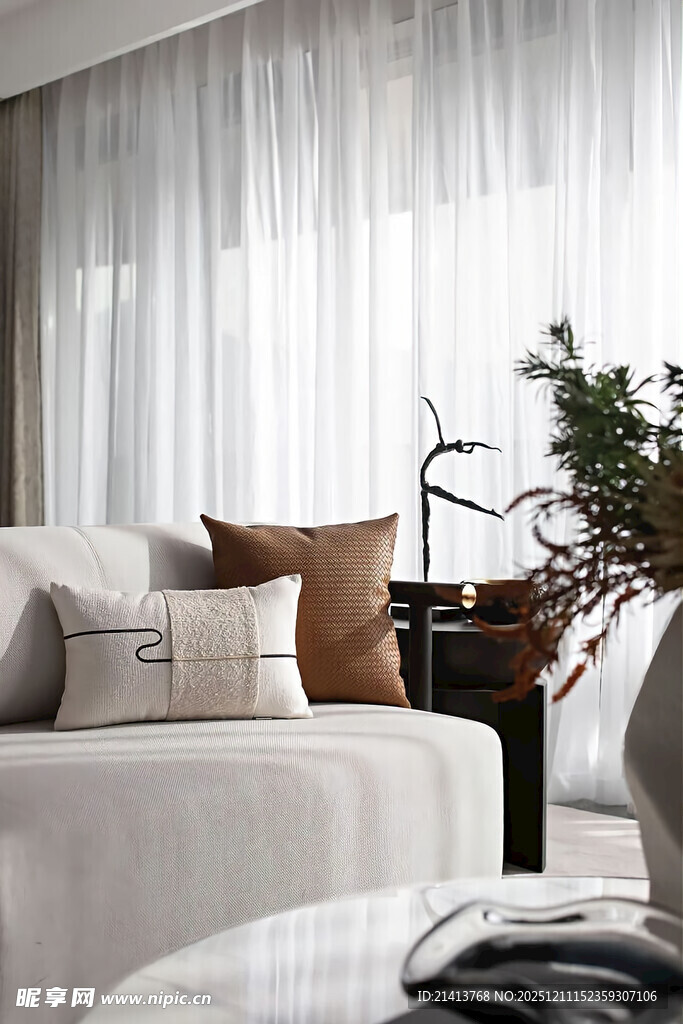 简约温馨的室内沙发角落