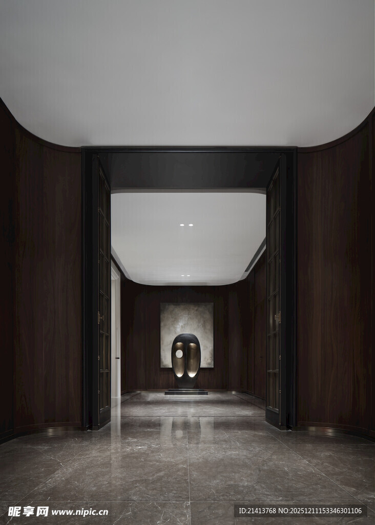 现代极简风格的深邃走廊