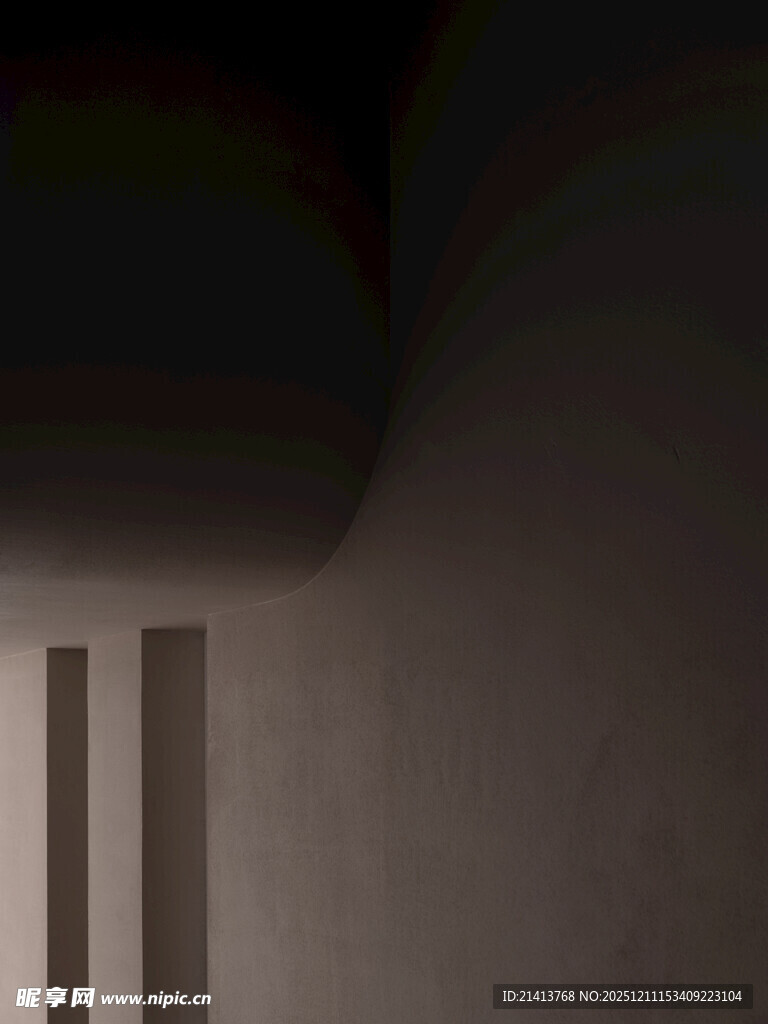 室内光影下的条状结构