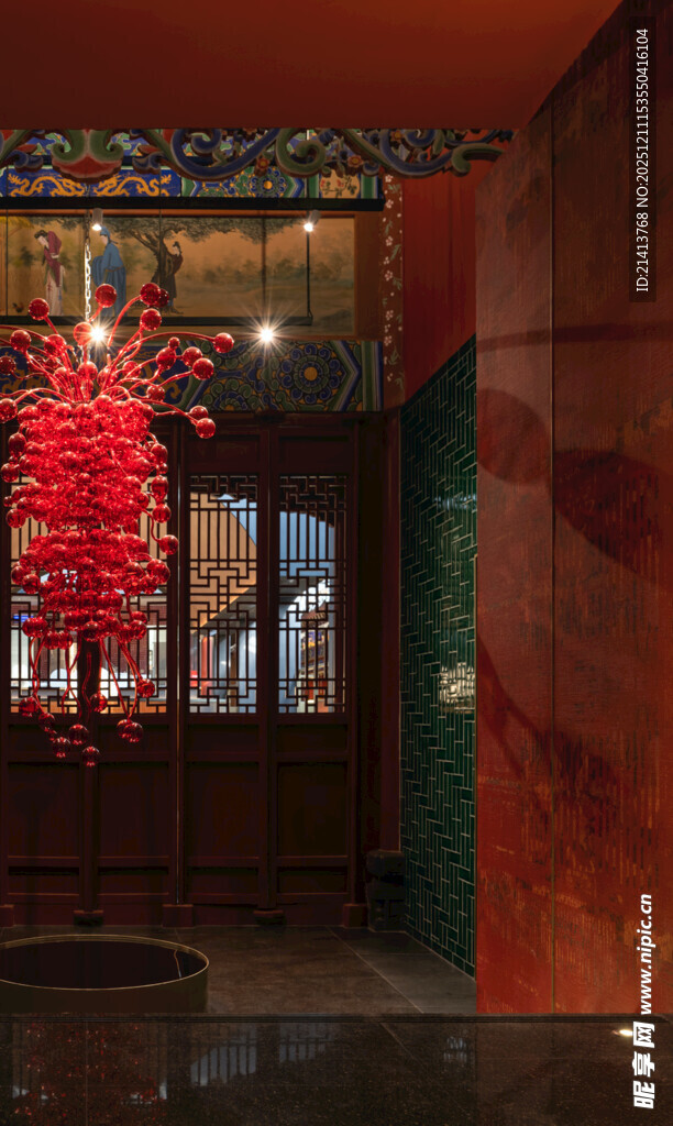 中式厅堂的喜庆红灯装饰