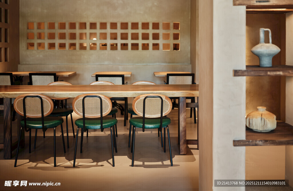 现代简约风吧台与座椅