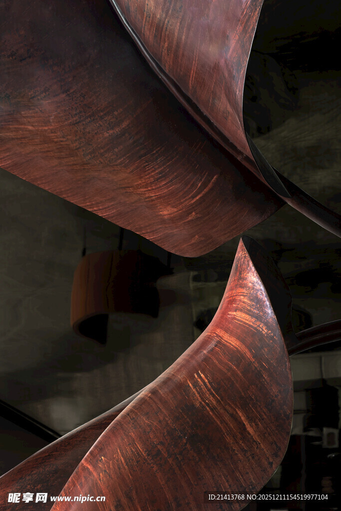 金属艺术雕塑的独特造型