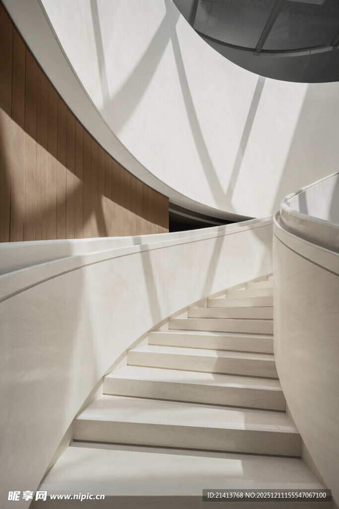 现代艺术风格螺旋楼梯