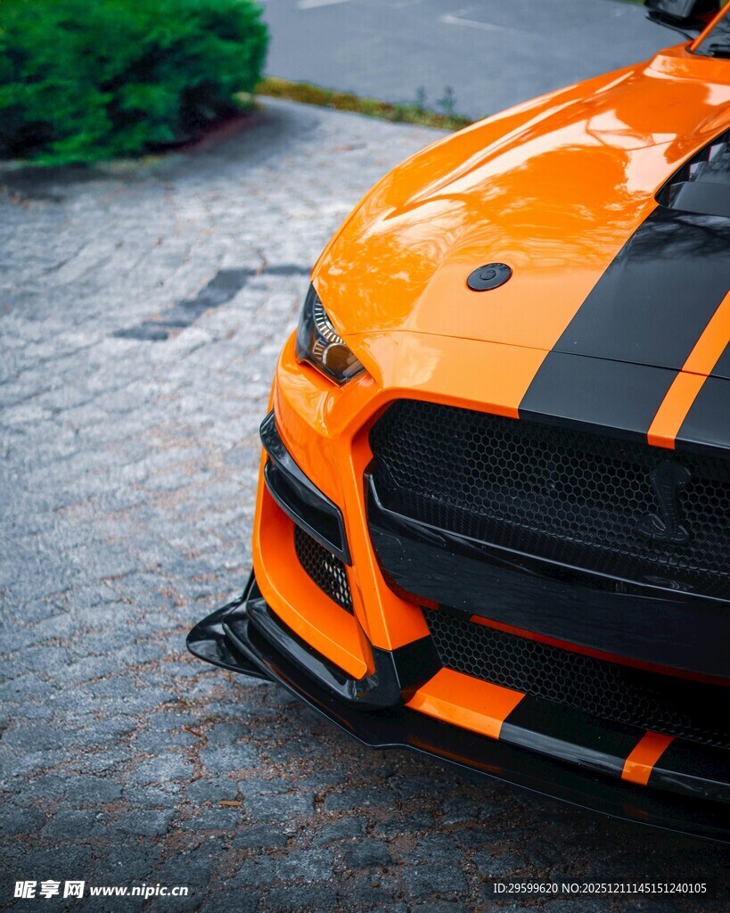 炫酷橙黑配色改装跑车
