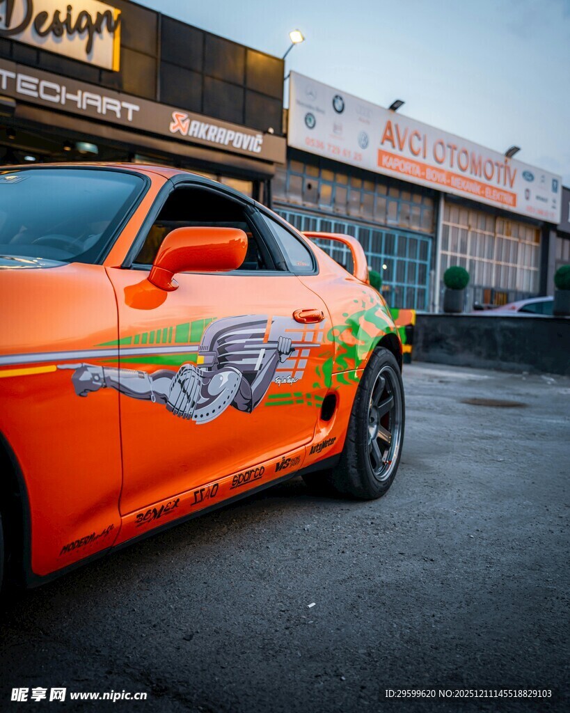 橙色酷炫改装跑车