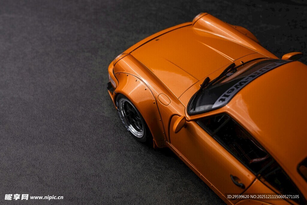 橙色炫酷跑车模型