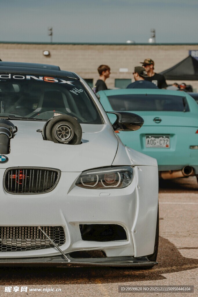 改装宝马赛车外观展示