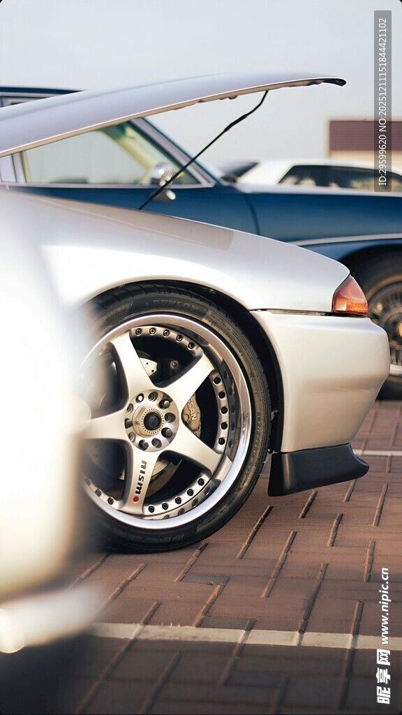 炫酷汽车轮毂特写