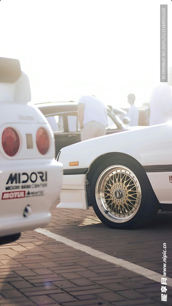 复古摩托车与经典汽车