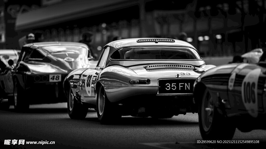 赛车队列队准备出发